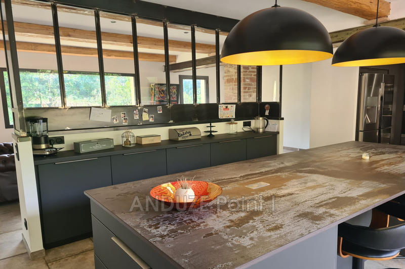 Maison - 225 m² - 6 pièces