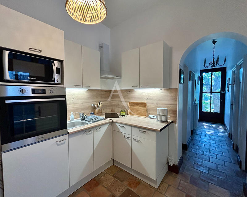 Maison - 312 m² - 9 pièces