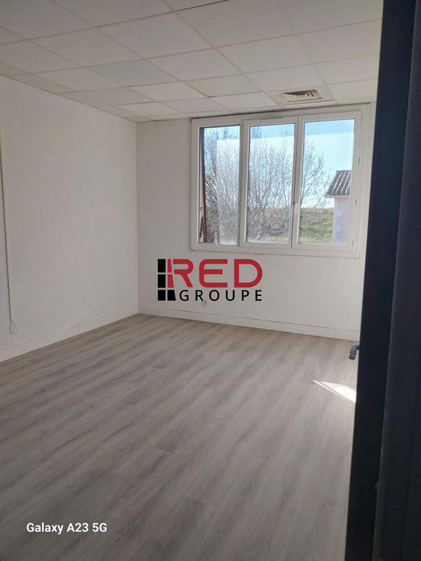 Bureau - 235 m²