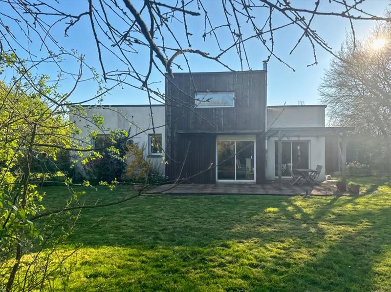 Maison - 99 m² - 6 pièces