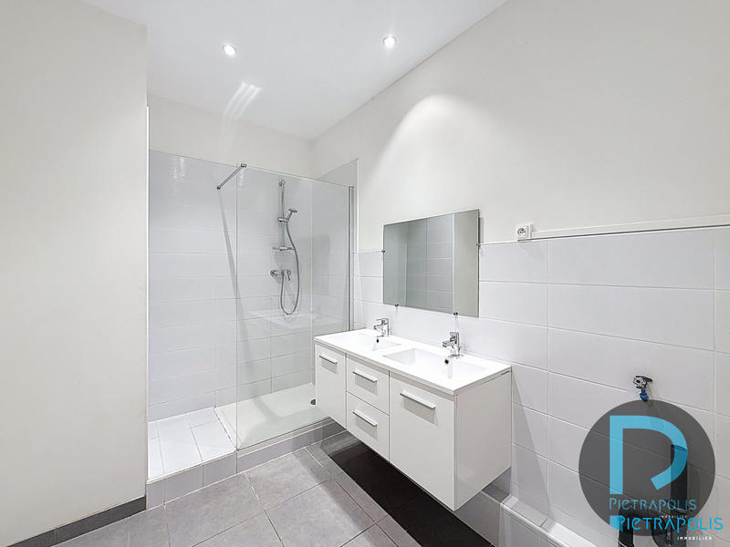 Appartement - 92 m² - 4 pièces