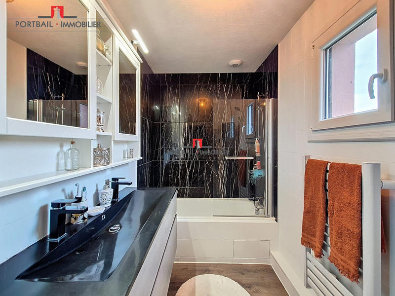 Maison traditionnelle - 100 m² - 4 pièces