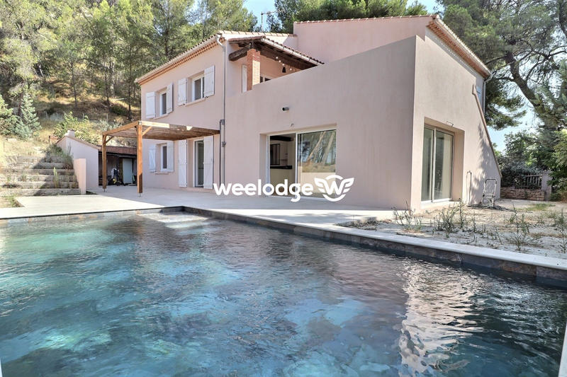 Maison traditionnelle - 174 m² - 7 pièces