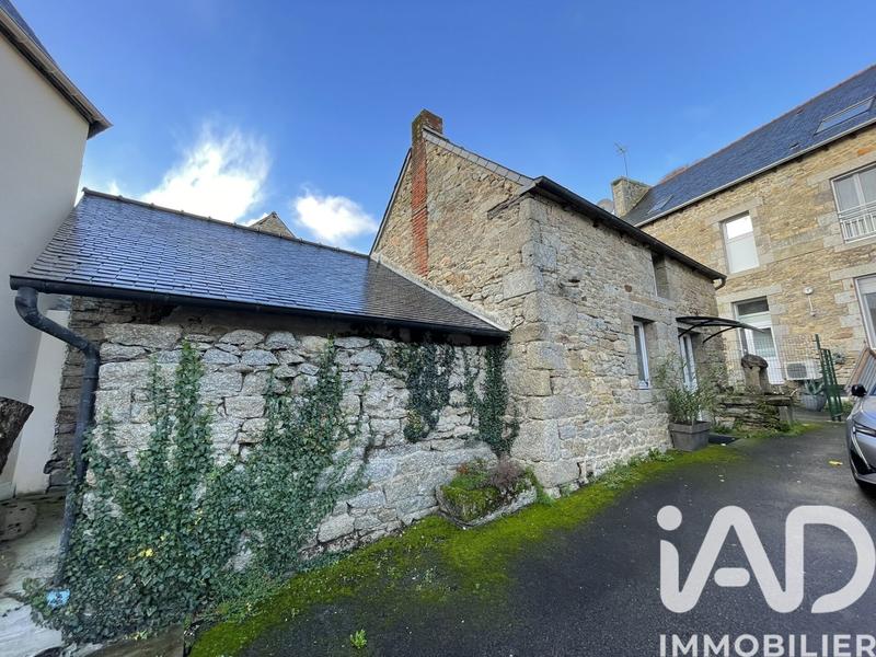 Maison - 317 m² - 17 pièces