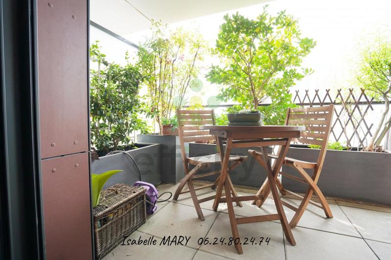 Appartement - 90 m² - 3 pièces