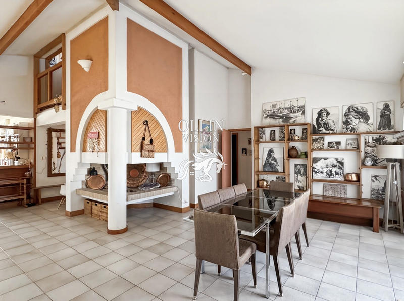 Maison ancienne - 215 m² - 5 pièces