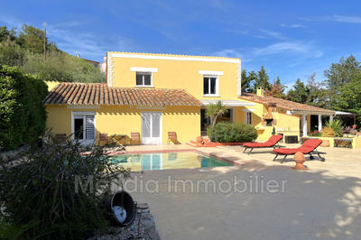 Villa - 219 m² - 6 pièces