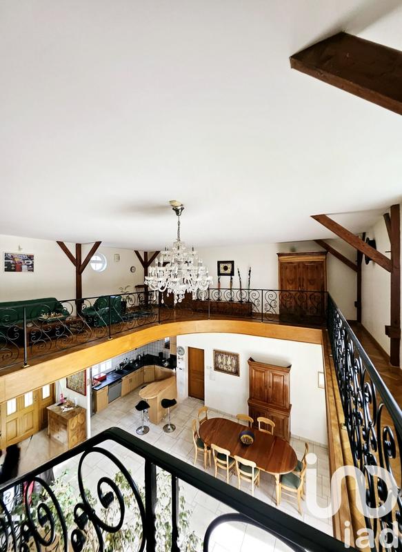 Maison - 360 m² - 10 pièces