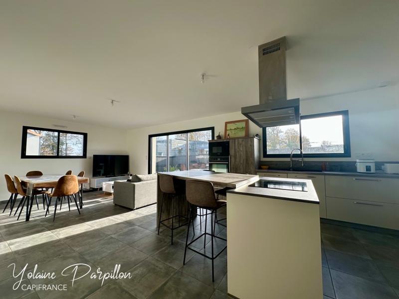 Maison - 92 m² - 4 pièces