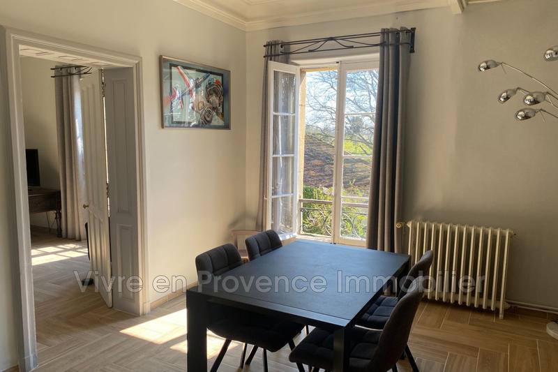 Maison - 460 m² - 12 pièces