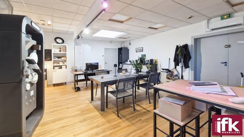 Local commercial - 87 m² - 4 pièces