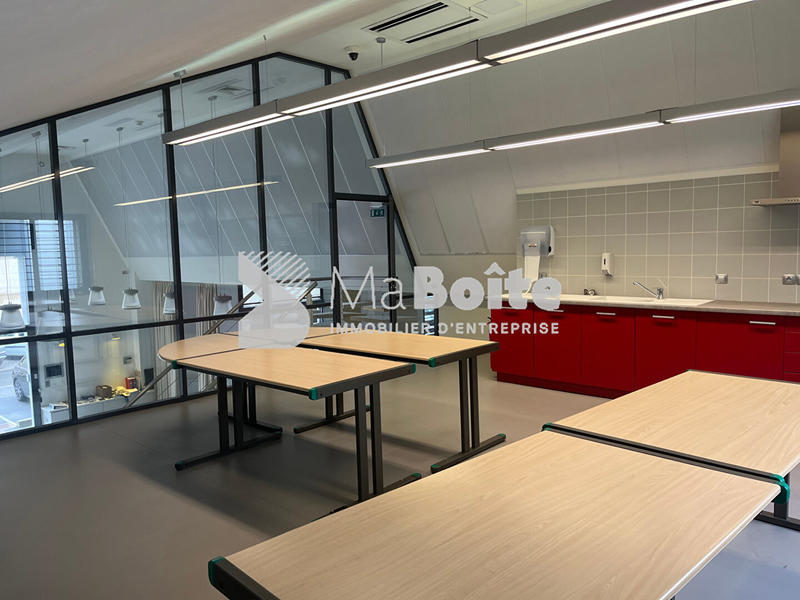 Local commercial - 330 m²