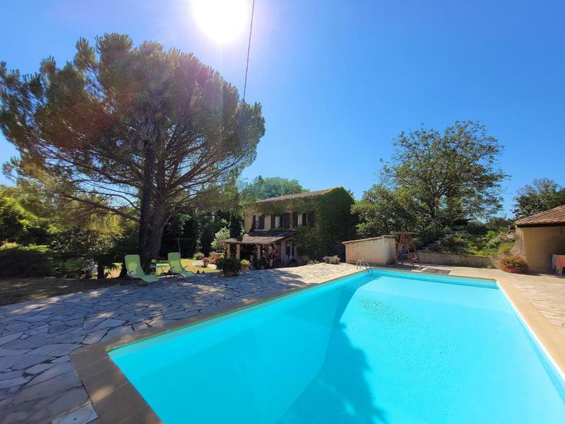 Maison - 283 m² - 8 pièces