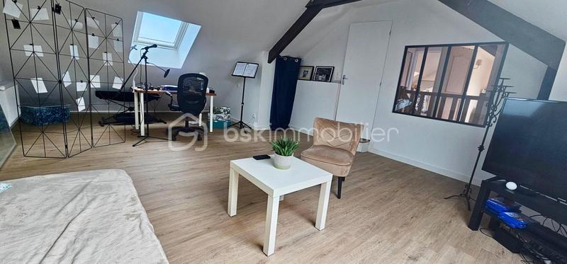Maison - 210 m² - 9 pièces