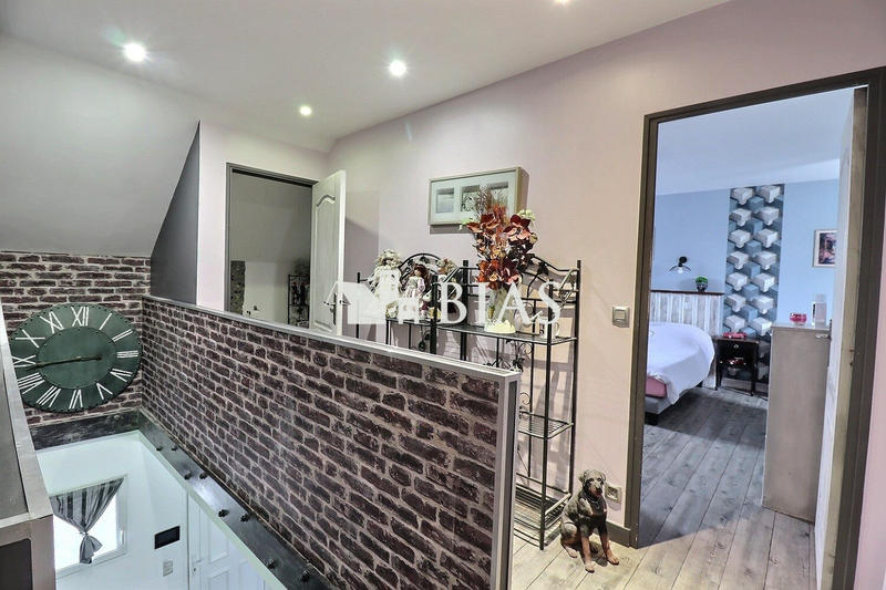 Maison contemporaine - 230 m² - 7 pièces