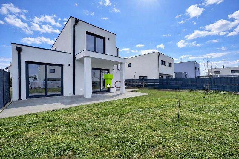 Maison - 145 m² - 6 pièces