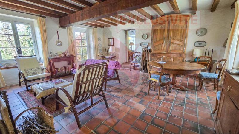 Maison - 214 m² - 8 pièces