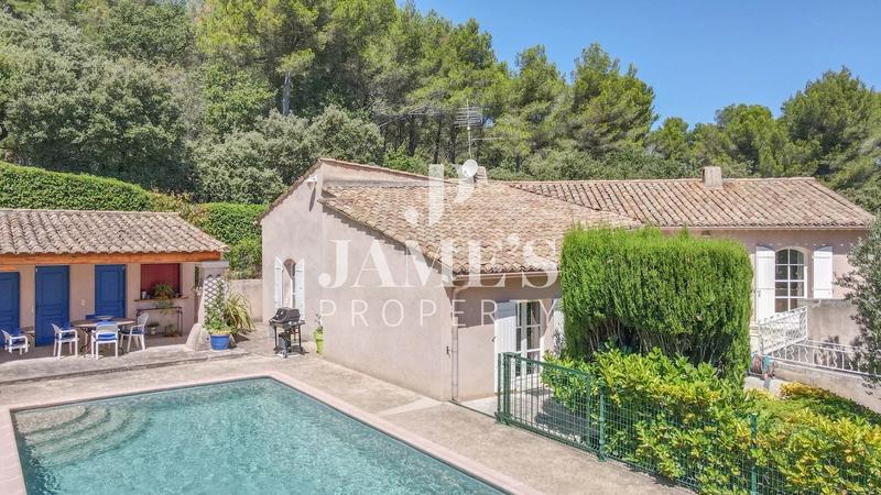 Maison - 140 m² - 6 pièces