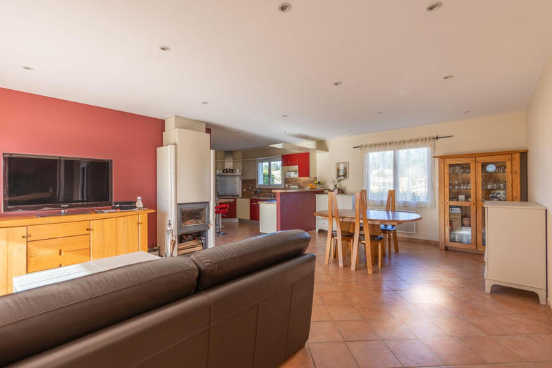 Maison - 104 m² - 5 pièces