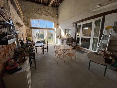 Corps de ferme - 200 m² - 7 pièces