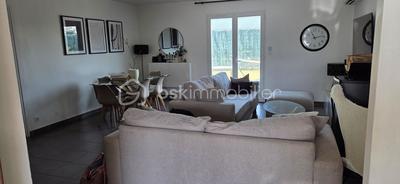 Maison traditionnelle - 90 m² - 4 pièces