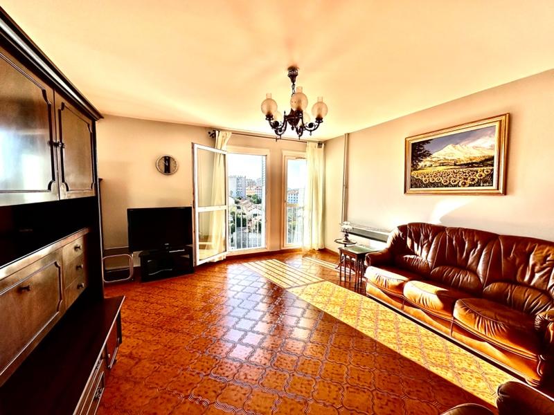 Appartement - 93 m² - 4 pièces