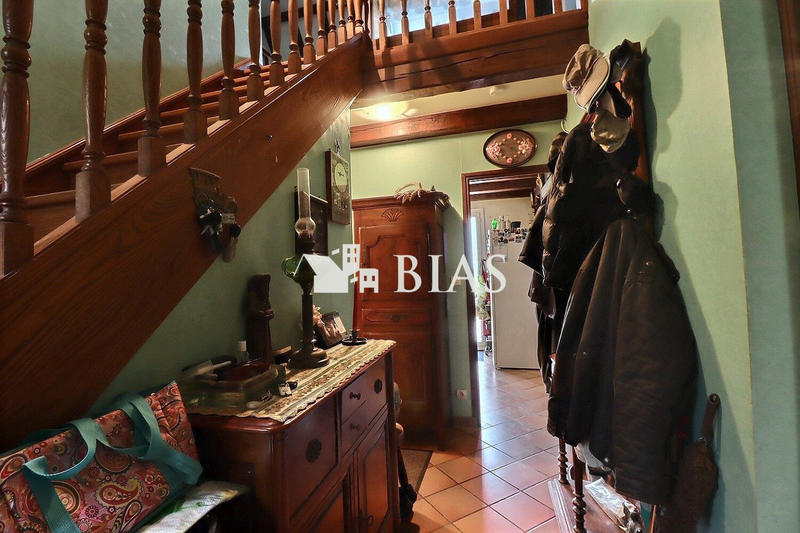 Maison traditionnelle - 180 m² - 7 pièces