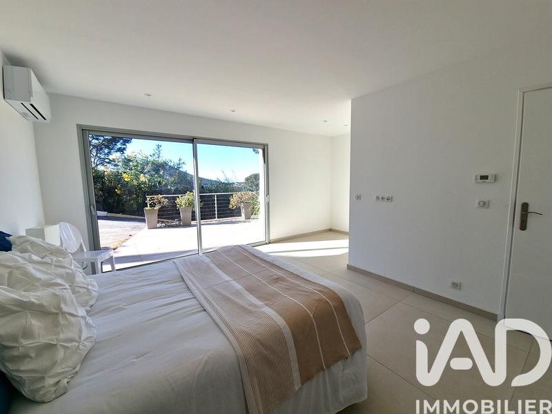 Maison - 290 m² - 7 pièces