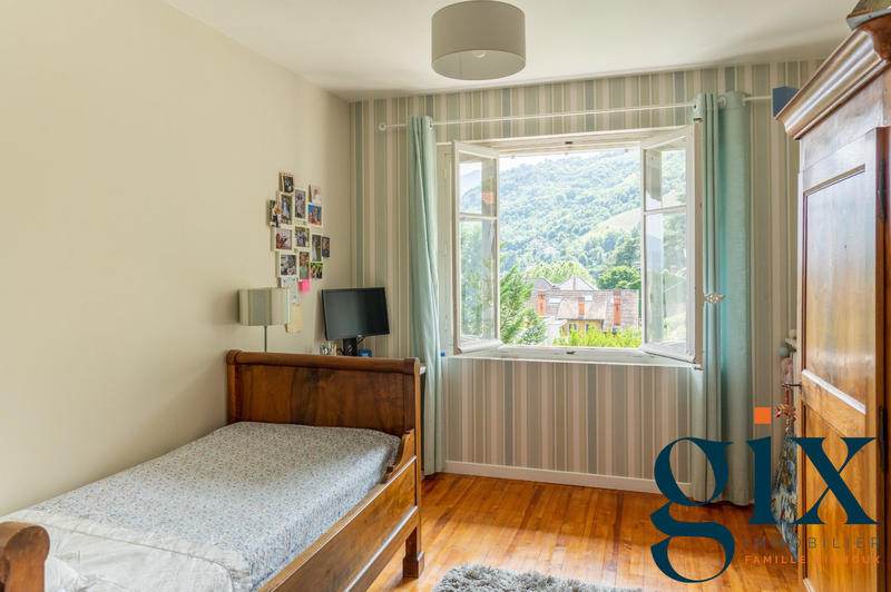 Maison - 266 m² - 8 pièces