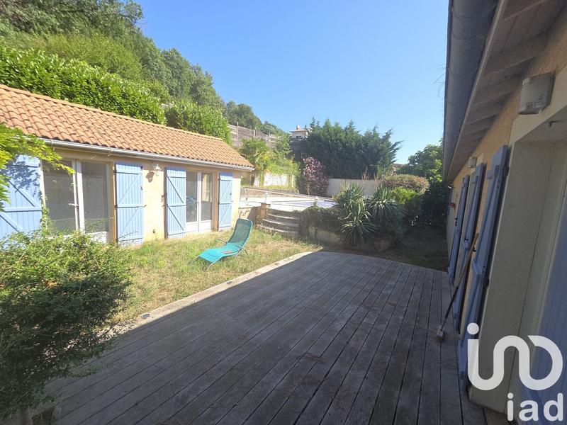 Maison - 203 m² - 7 pièces