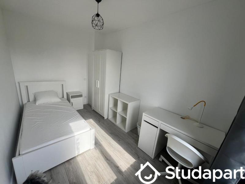 Chambre - 9 m² - 1 pièce