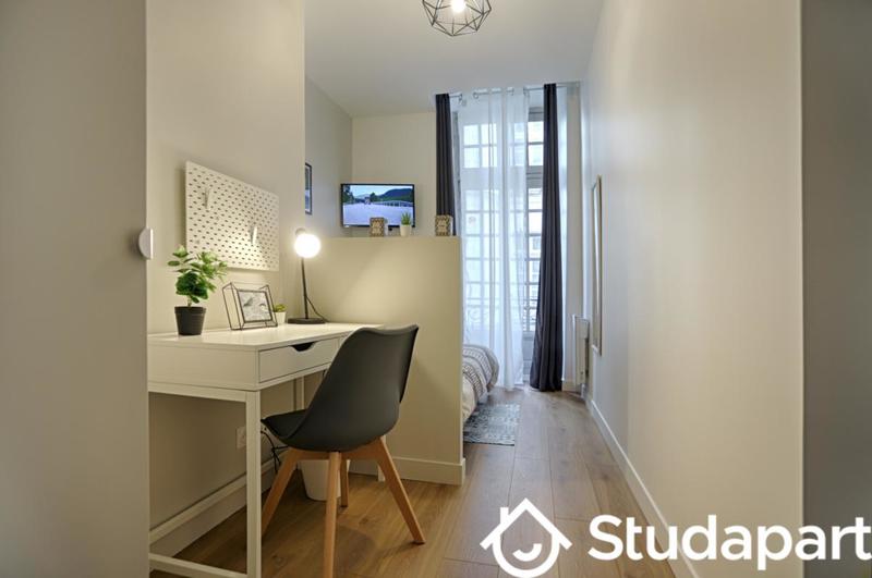 Chambre - 10 m² - 1 pièce