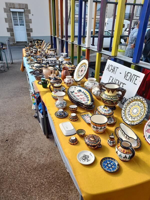Brocante des collectionneurs " saint jean de bretagne "