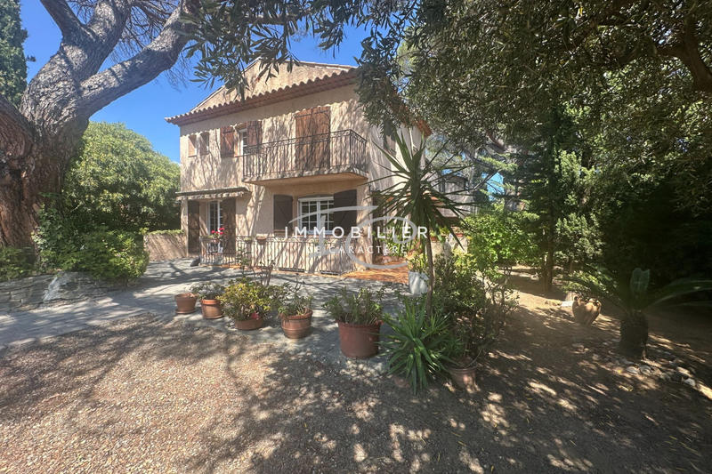 Maison - 269 m² - 12 pièces