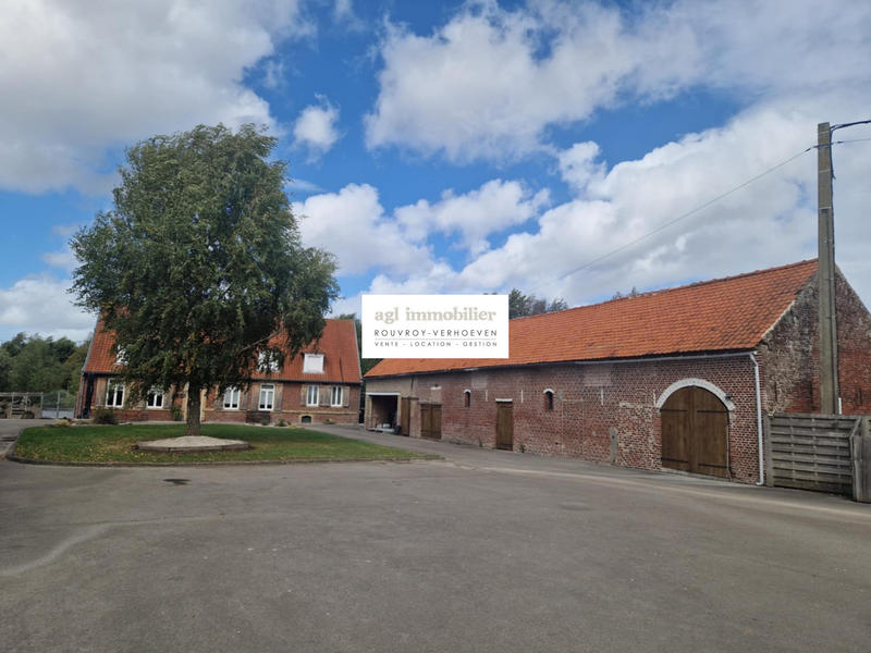 Maison - 483 m² - 12 pièces