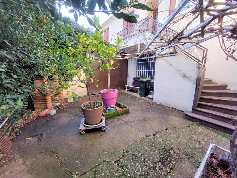 Maison - 435 m² - 13 pièces