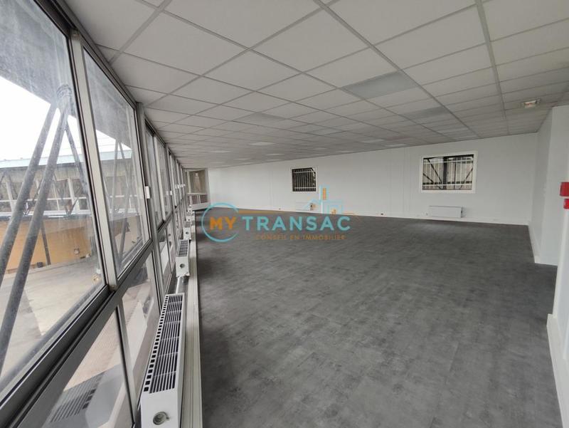 Entrepôt - 1 410 m²