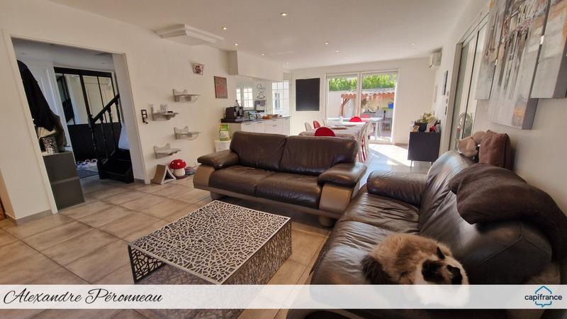 Villa - 285 m² - 9 pièces