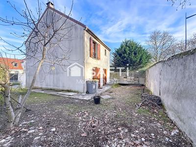 Maison - 92 m² - 5 pièces