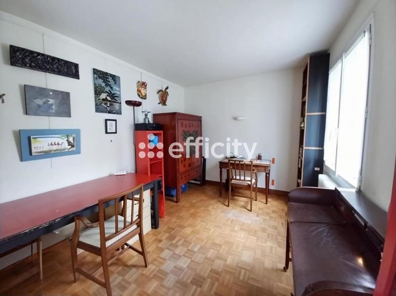 Pavillon - 200 m² - 7 pièces