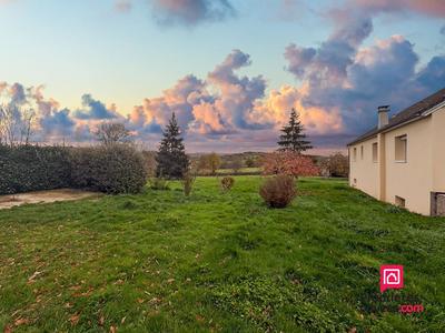 Maison - 99 m² - 5 pièces