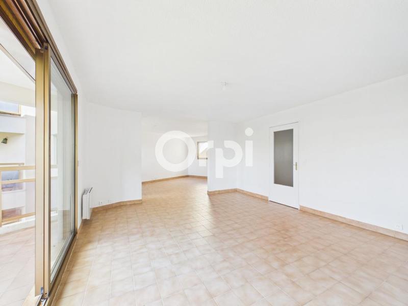 Appartement - 83 m² - 3 pièces