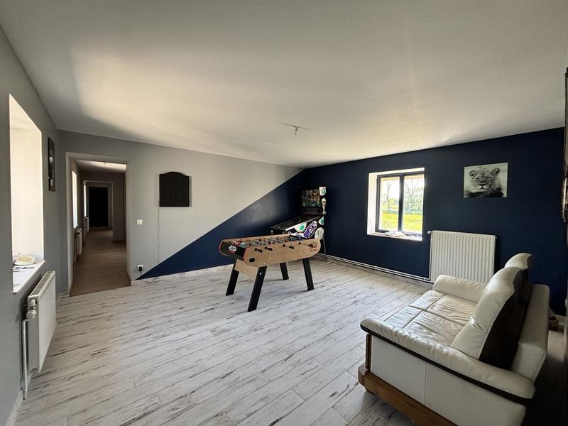 Maison traditionnelle - 260 m² - 9 pièces