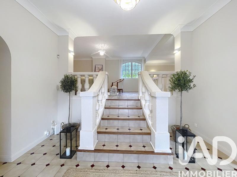 Maison - 180 m² - 7 pièces