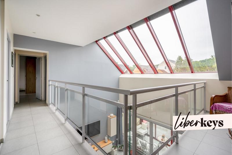 Maison - 210 m² - 7 pièces