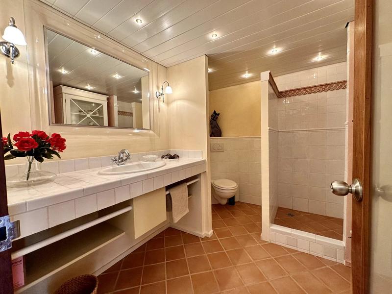 Maison - 260 m² - 11 pièces