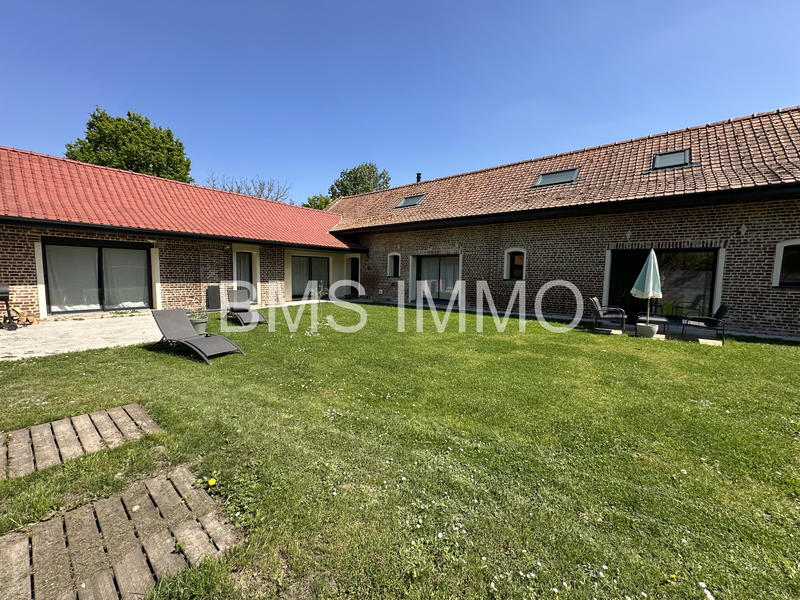 Maison - 251 m² - 6 pièces