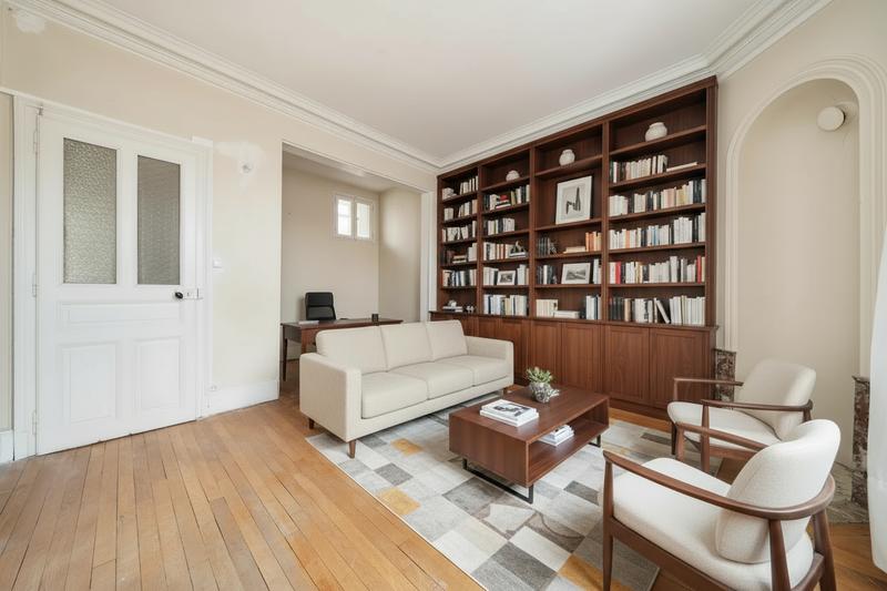 Maison - 270 m² - 11 pièces