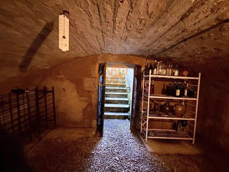 Propriété - 202 m² - 7 pièces