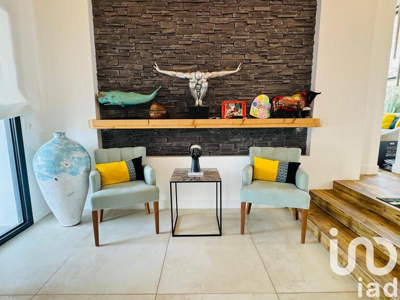 Maison - 590 m² - 11 pièces